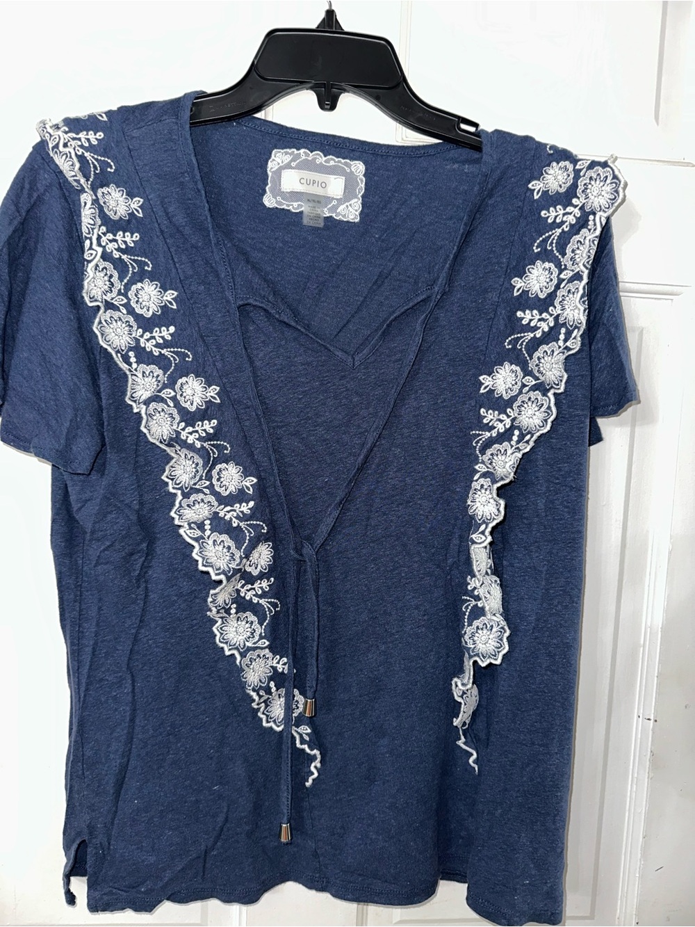 Cupio Navy Blue Short-Sleeve V-Neck Top with White Floral Embroidery